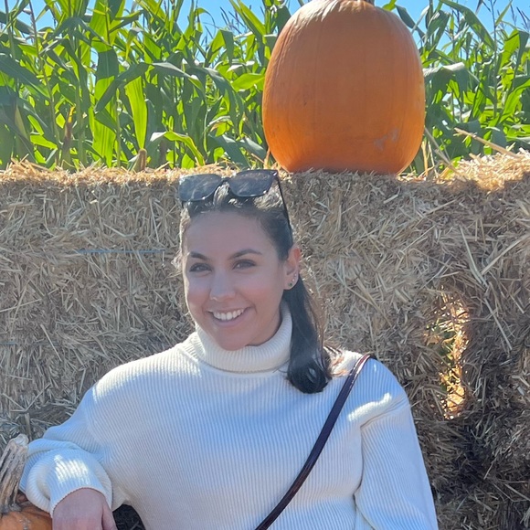 Meet your Posher, Parmida - Picture 1 of 1